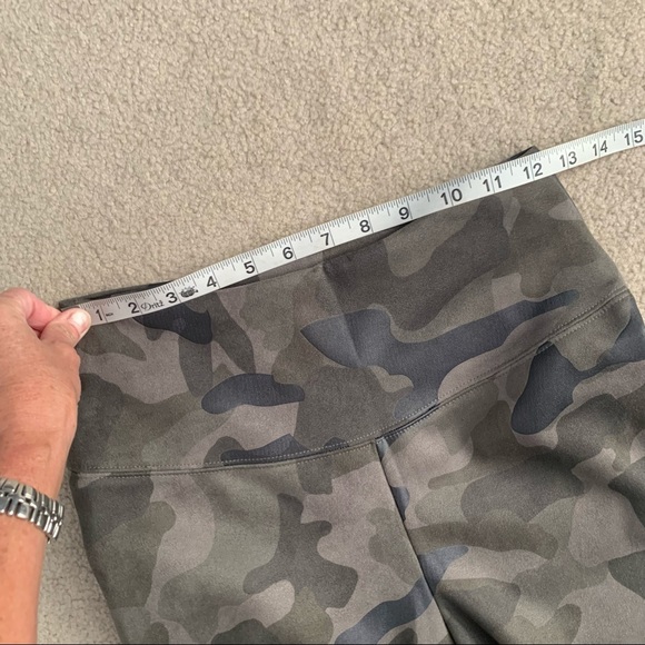 WHBM White House Black Market Runway Leggings in Camouflage - Picture 10 of 12